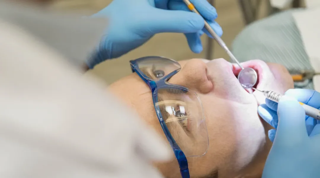 Preventivni pregled i smanjenje hitnih stomatoloških stanja: algoritam rane detekcije pulpnih i parodontnih problema